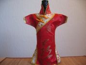 Flaschenbekleidung, Shanghai Dress, 28x20 cm